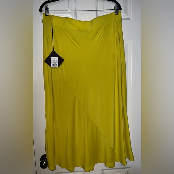 ☀️ NWT! Yellow Skirt - Picture 2 of 3